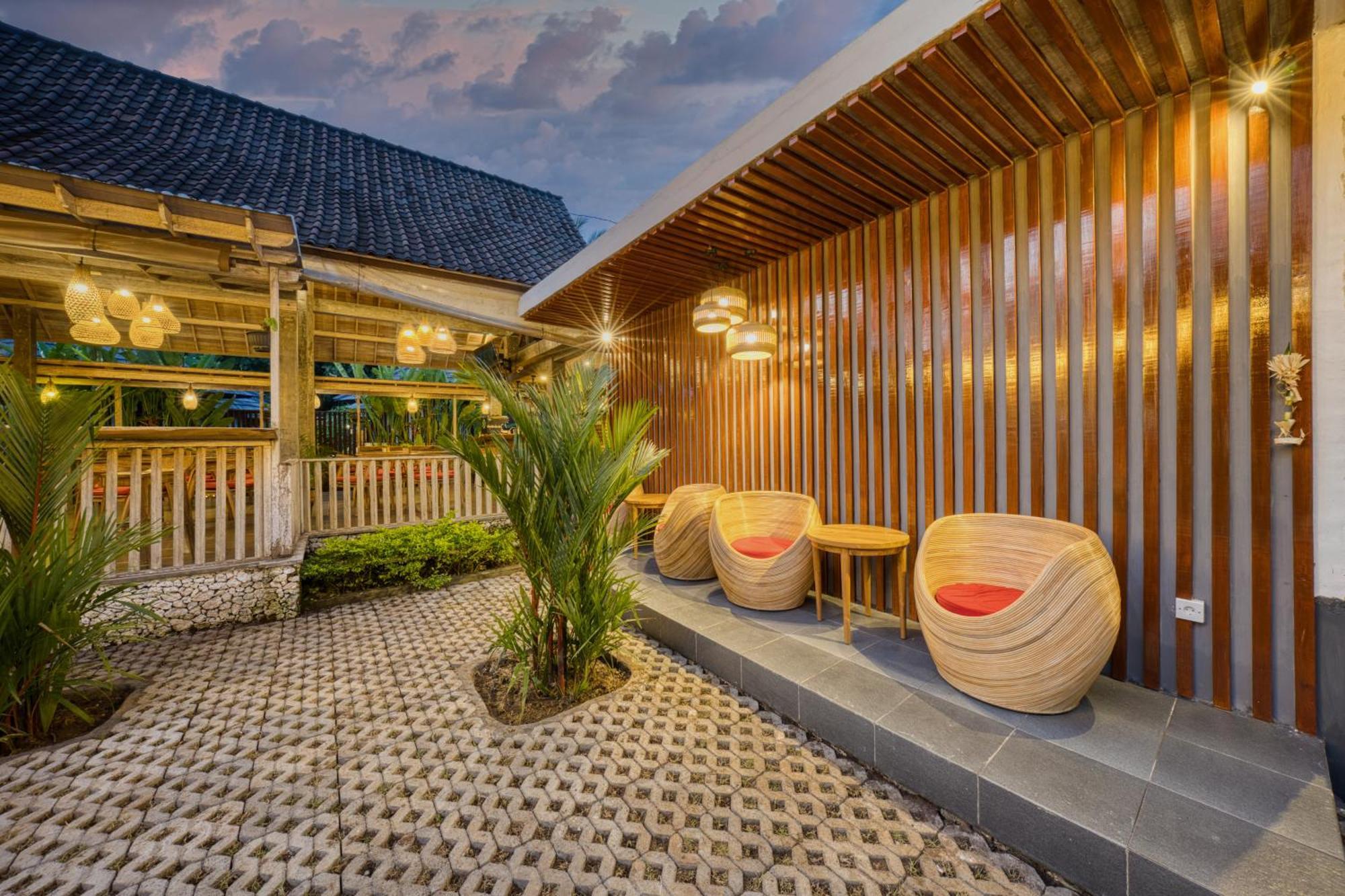 ปรัดจา ซลุมบัง วิลลา Hotel Sakti ภายนอก รูปภาพ